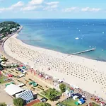Luxus-ecksuite Mit Stylischem Design Und Traumblick Uebers Meer, 26.stock Im Maritim Apartman