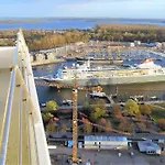 Luxus-ecksuite Mit Stylischem Design Und Traumblick Uebers Meer, 26.stock Im Maritim *
