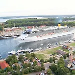 Luxus-ecksuite Mit Stylischem Design Und Traumblick Uebers Meer, 26.stock Im Maritim 아파트