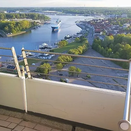 Luxus-ecksuite Mit Stylischem Design Und Traumblick Uebers Meer, 26.stock Im Maritim * Lubeck