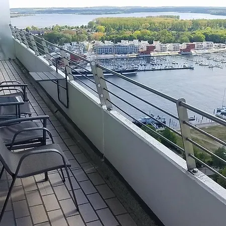 Luxus-ecksuite Mit Stylischem Design Und Traumblick übers Meer, 26.stock Im Maritim