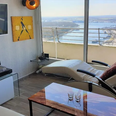 Apartment Luxus-ecksuite Mit Stylischem Design Und Traumblick übers Meer, 26.stock Im Maritim