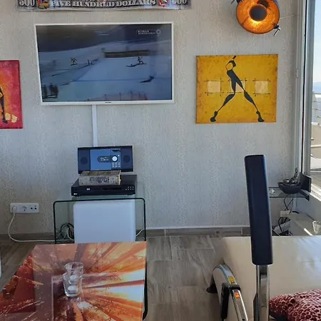 Luxus-ecksuite Mit Stylischem Design Und Traumblick Uebers Meer, 26.stock Im Maritim Apartman