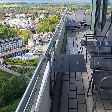 Luxus-ecksuite Mit Stylischem Design Und Traumblick Uebers Meer, 26.stock Im Maritim Lubeck
