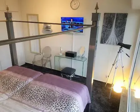Luxus-ecksuite Mit Stylischem Design Und Traumblick Uebers Meer, 26.stock Im Maritim Apartman