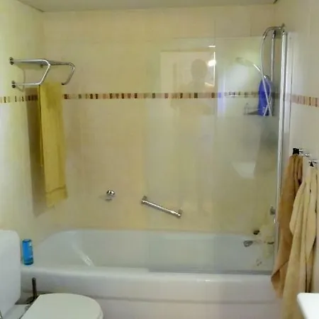 Luxus-ecksuite Mit Stylischem Design Und Traumblick übers Meer, 26.stock Im Maritim Apartment