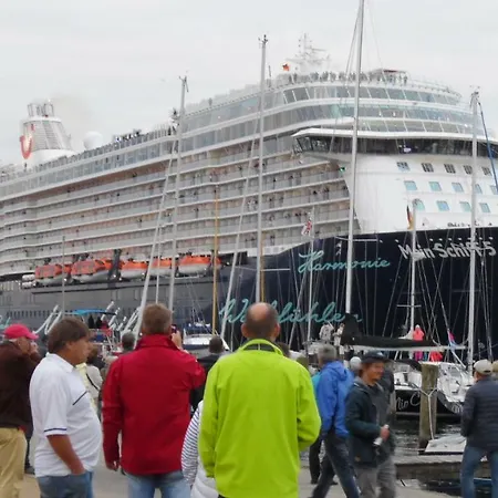 Luxus-ecksuite Mit Stylischem Design Und Traumblick übers Meer, 26.stock Im Maritim * Lübeck