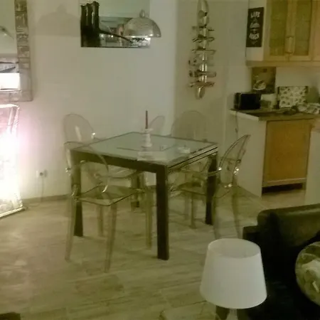 Luxus-ecksuite Mit Stylischem Design Und Traumblick Uebers Meer, 26.stock Im Maritim Apartman *
