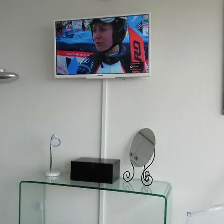 Luxus-ecksuite Mit Stylischem Design Und Traumblick Uebers Meer, 26.stock Im Maritim