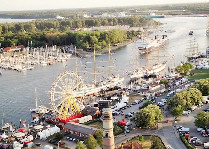 Luxus-ecksuite Mit Stylischem Design Und Traumblick Uebers Meer, 26.stock Im Maritim Apartament